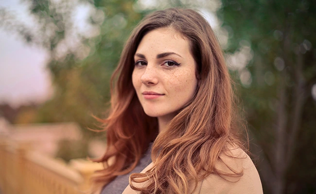 Γυναίκα που εμφανίζει αραίωση